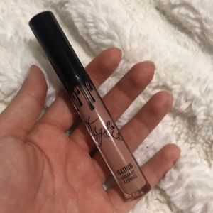 Kylie gloss in So Cute